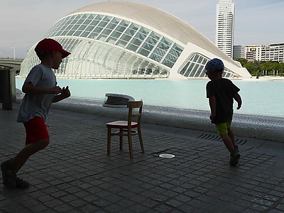 STÜHLE FÜR’S LEBEN IN VALENCIA